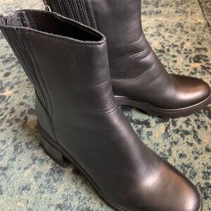 Dolce Vita Waterproof Zipper Closure Black Booties